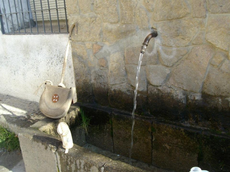 Fuente Los Cabreros (Senderismo Los Vettones) Fuente Los Cabreros (Senderismo Los Vettones)