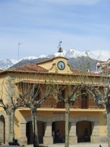 Plaza del ayuntamiento (Madrigal de la Vera)